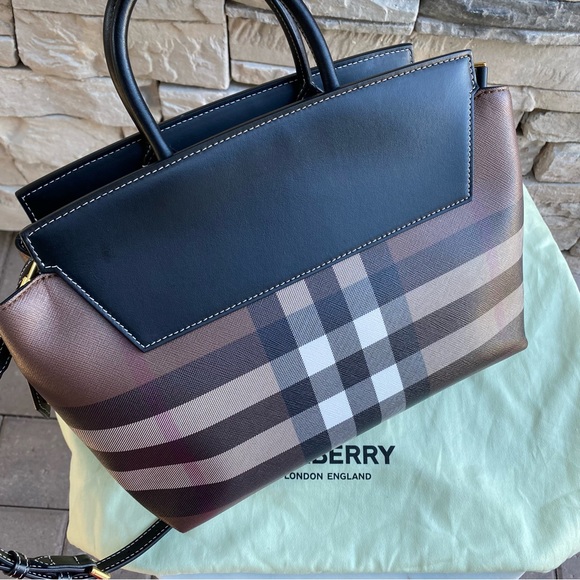 SOLD Burberry Catherine Smoked Check Tote Bag - Picture 5 of 16